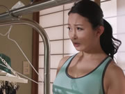 Японская жена занимается сексом с другом сына